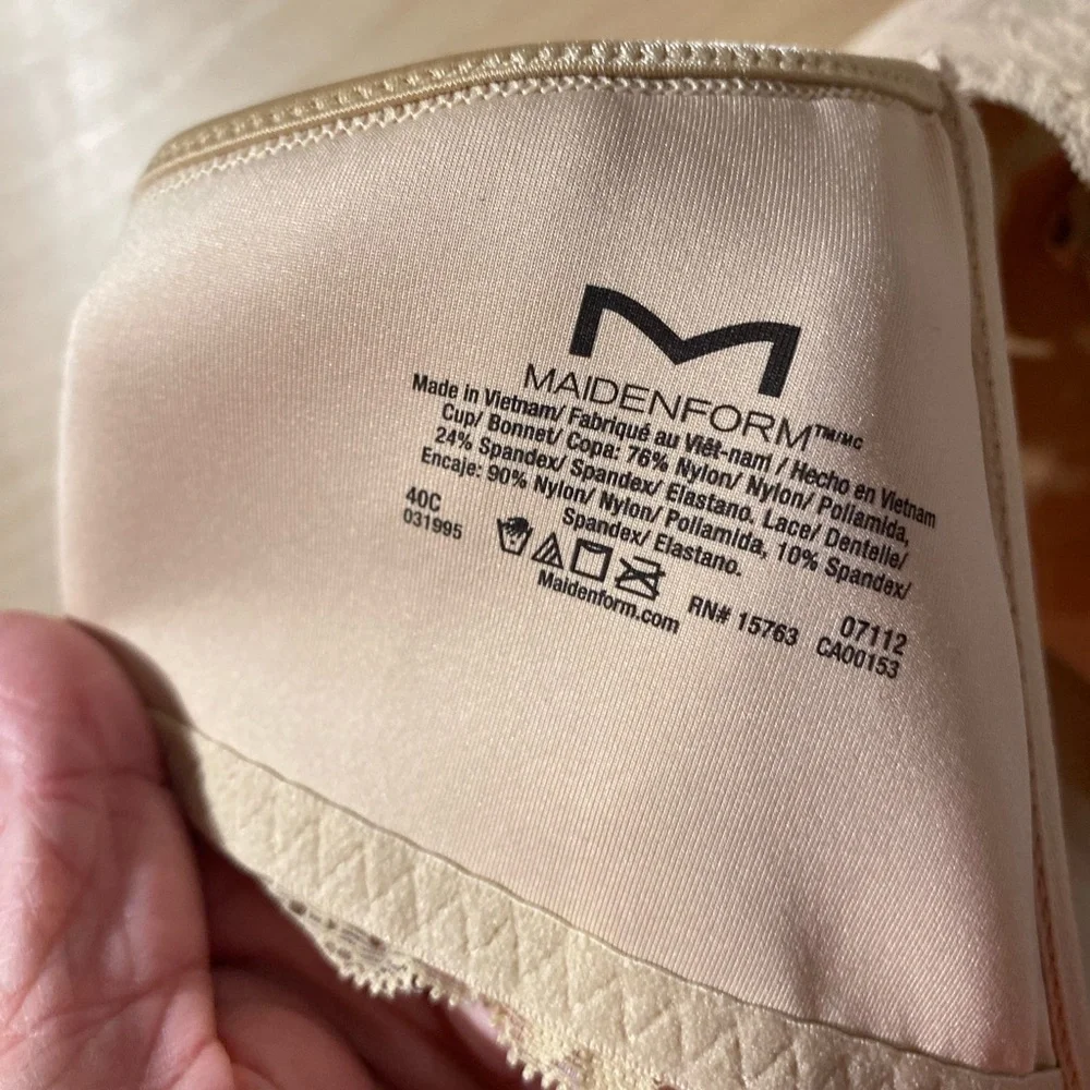 Maidenform Satin Lace Underwire  Bra in Tan 40 C (PQ)